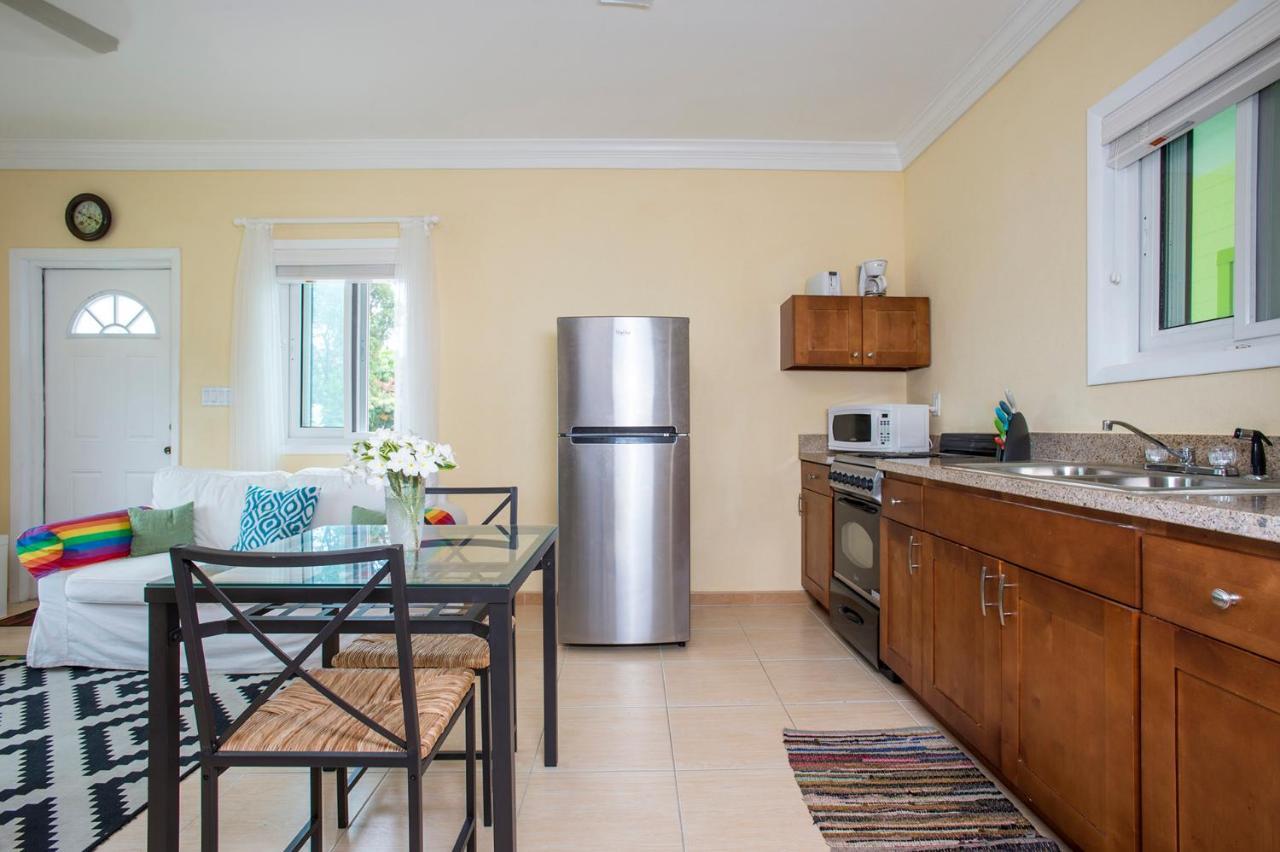 Sir Charles Guest House Palmetto Point Exterior photo